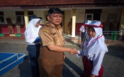 Merajut Semangat Baru di MPLS SMPN 4 Gombong 2024