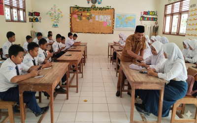 SMPN 4 Gombong Batasi Penggunaan Gawai